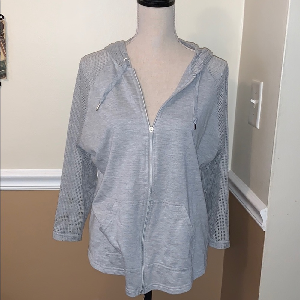 Lightweight 3/4 sleeve jacket